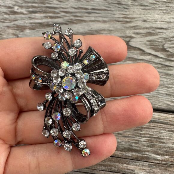 Vintage Jewelry rhinestone Brooch Ribbon Brooch with Rhinestones Pin - Picture 1 of 3